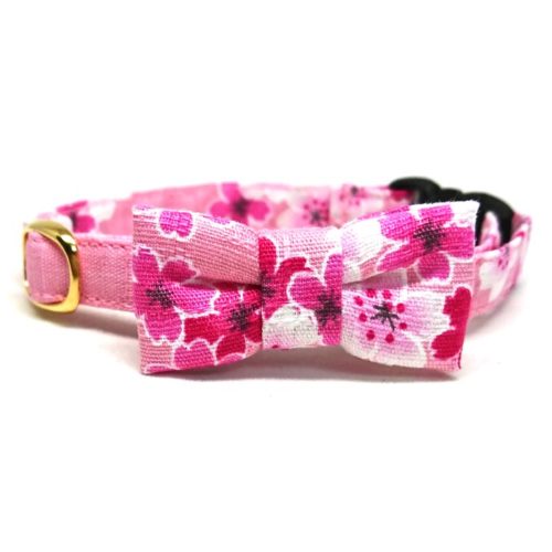 Sakura Blush collar with bowtie for cats and small dogs Sakura Blush collar with bowtie for cats and small dogs