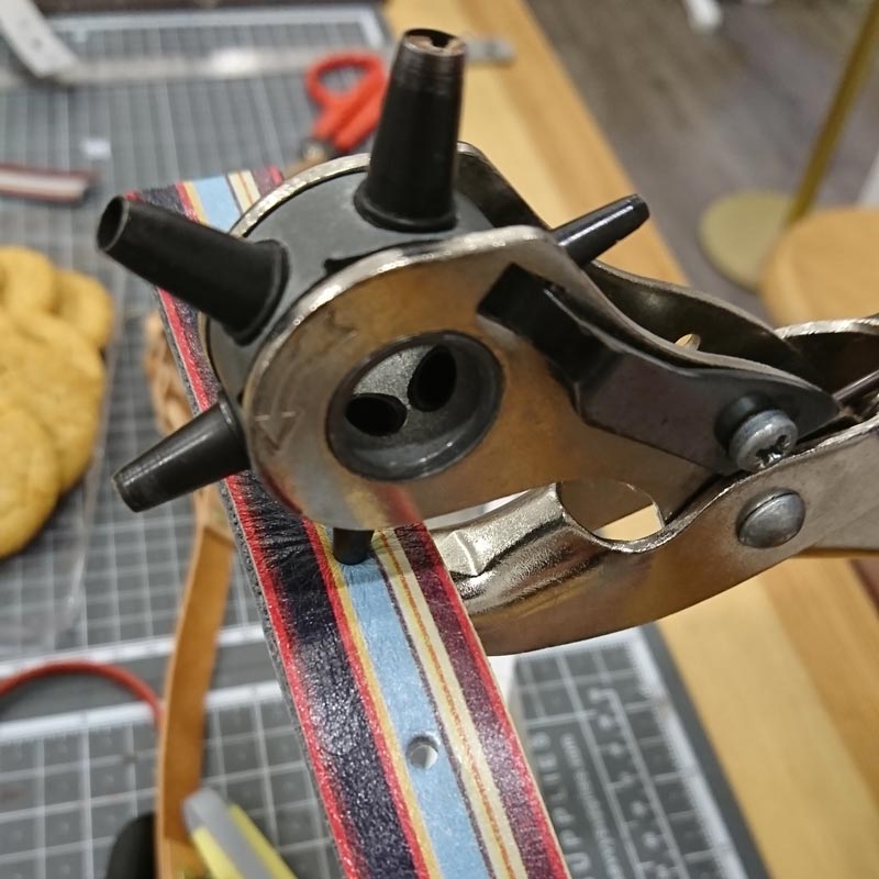 The Leather Collar Workshop – A Miyabi x Lisa Teng Studios Collaboration The Leather Collar Workshop – A Miyabi x Lisa Teng Studios Collaboration