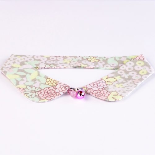 Pastel Bouquet decorative collar